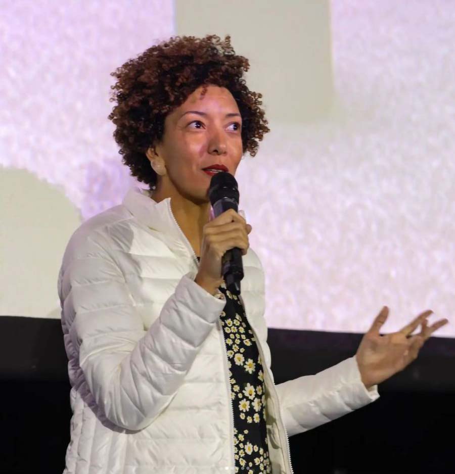 Poeta e tradutora Stephanie Borges (Foto: Márcio Mercante/ Bienal do Rio)
